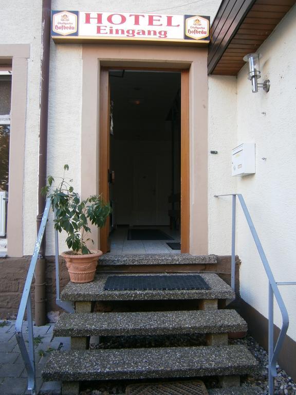 Hotel Strauss Waldbronn Buitenkant foto