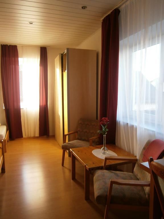 Hotel Strauss Waldbronn Kamer foto
