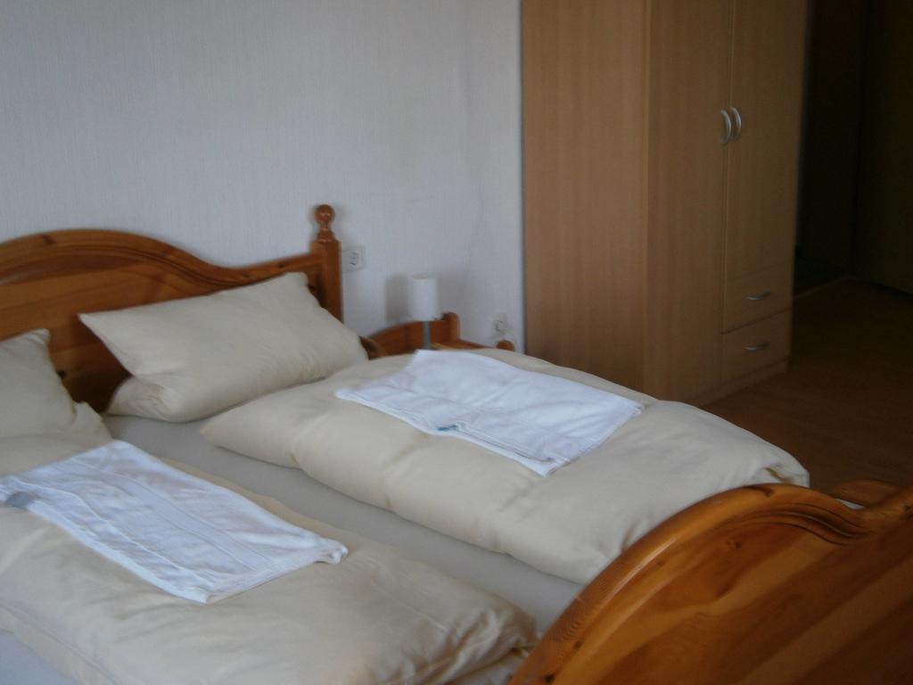 Hotel Strauss Waldbronn Kamer foto