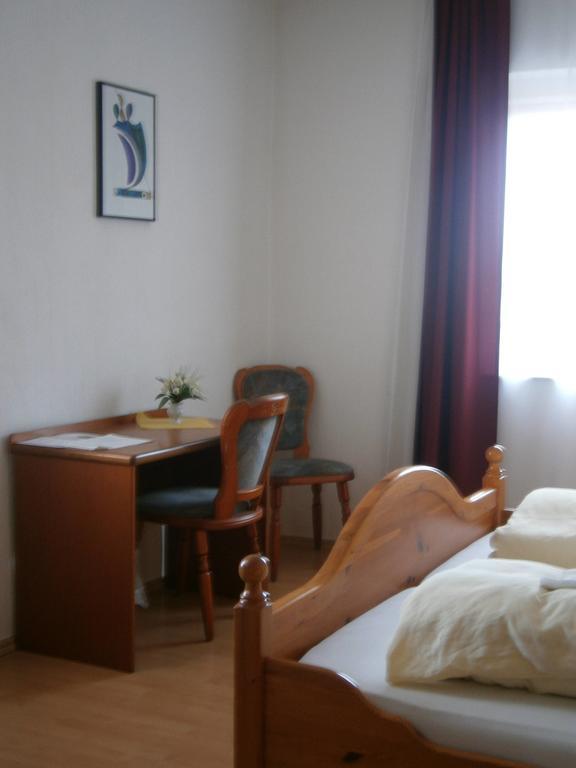 Hotel Strauss Waldbronn Kamer foto