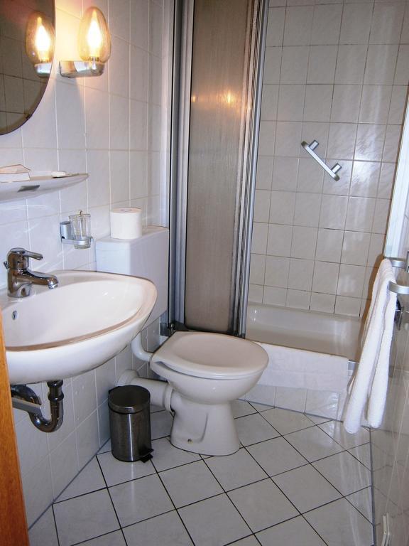 Hotel Strauss Waldbronn Kamer foto