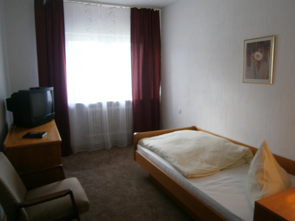 Hotel Strauss Waldbronn Kamer foto