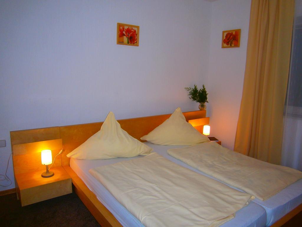 Hotel Strauss Waldbronn Kamer foto