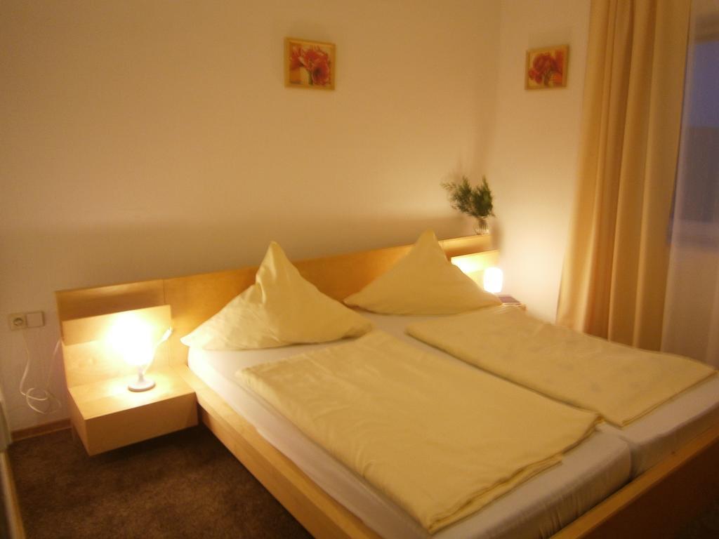 Hotel Strauss Waldbronn Kamer foto
